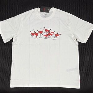 Authentic Levi’s graphic shirt - dancing figures - artistic